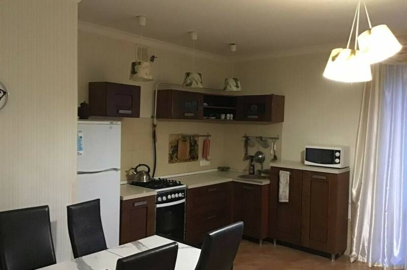 Первый этаж с отдельным входом и верандой