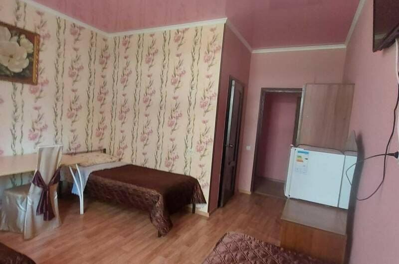 Стандартный трёхместный номер с 3-мя кроватями