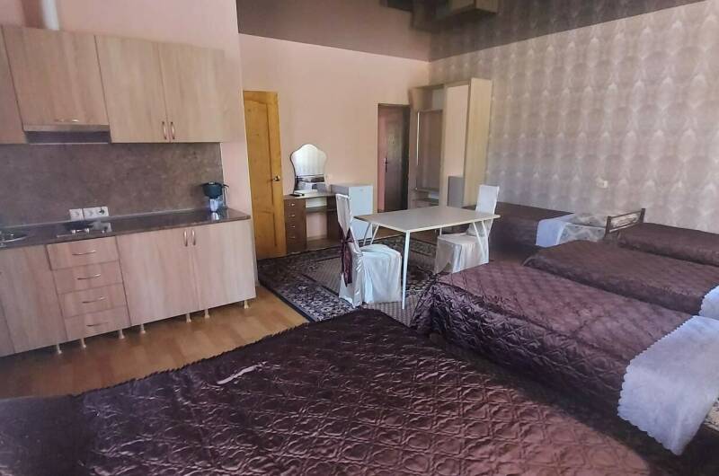 Шестиместный номер-студия