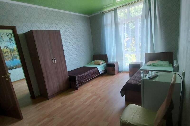 Пятиместный двухкомнатный люкс