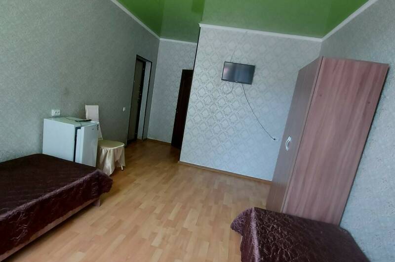 Пятиместный двухкомнатный люкс