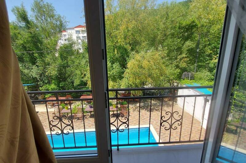 Пятиместный номер люкс с балконом