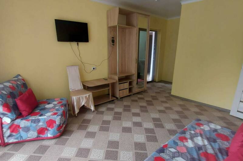 Двухкомнатный семиместный номер с балконом