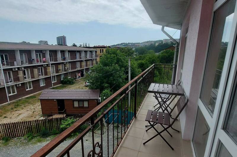 Двухкомнатный семиместный номер с балконом