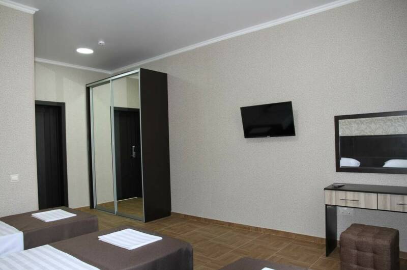 Семейный 102