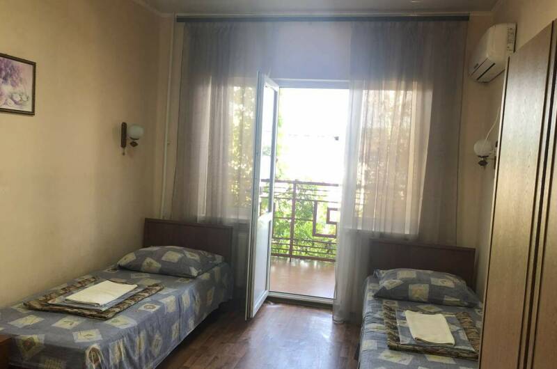 Двухместный номер с удобствами и балконом