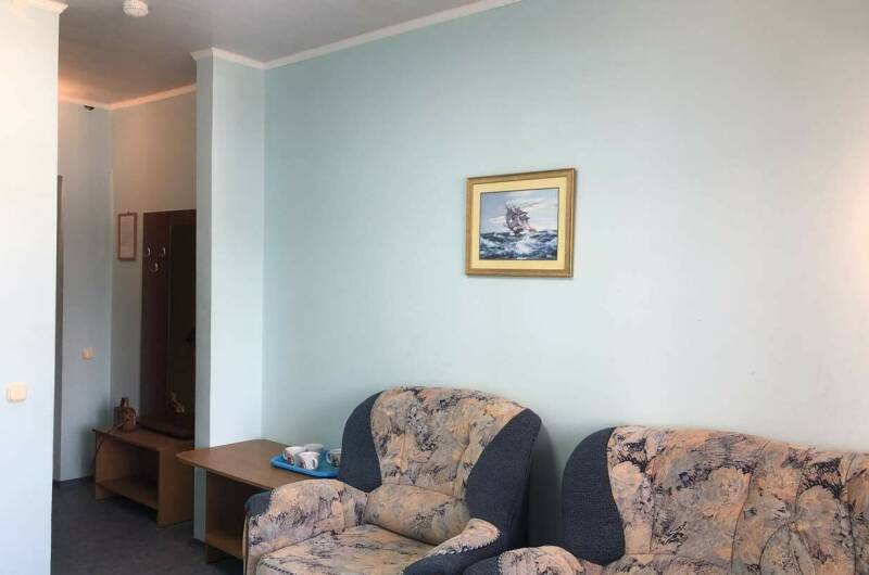 Двухкомнатный номер с удобствами и балконом