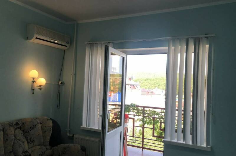 Двухкомнатный номер с удобствами и балконом