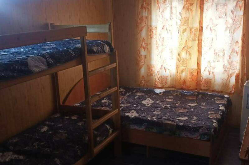 Четырехместный номер с двуспальной кроватью