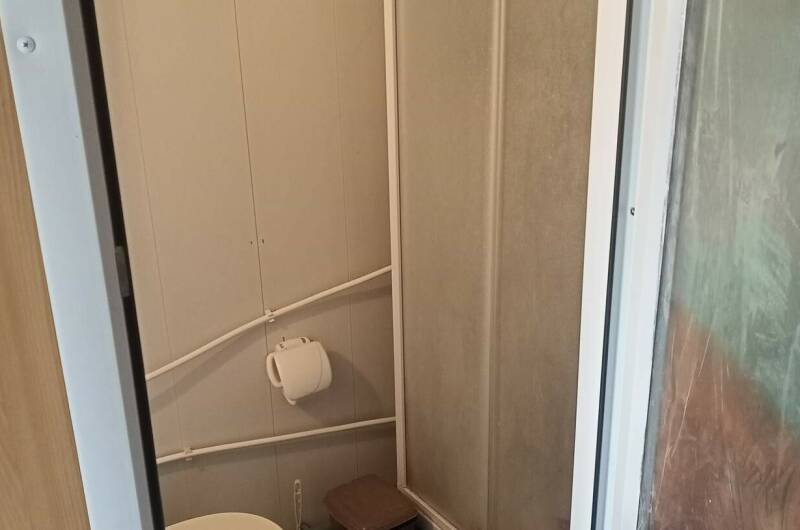 Четырехместный номер с двуспальной кроватью