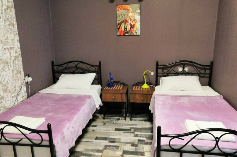 Домик № 4 на 4 спальных места с кухней и верандой