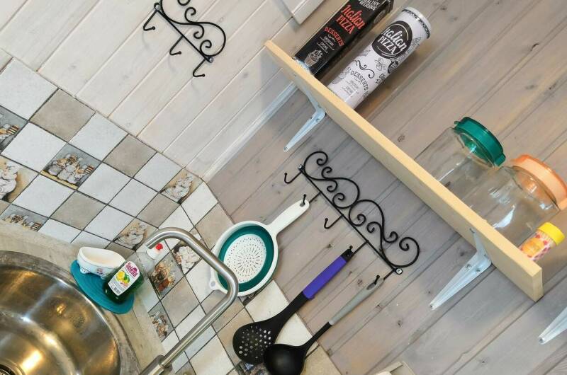 Домик № 4 на 4 спальных места с кухней и верандой