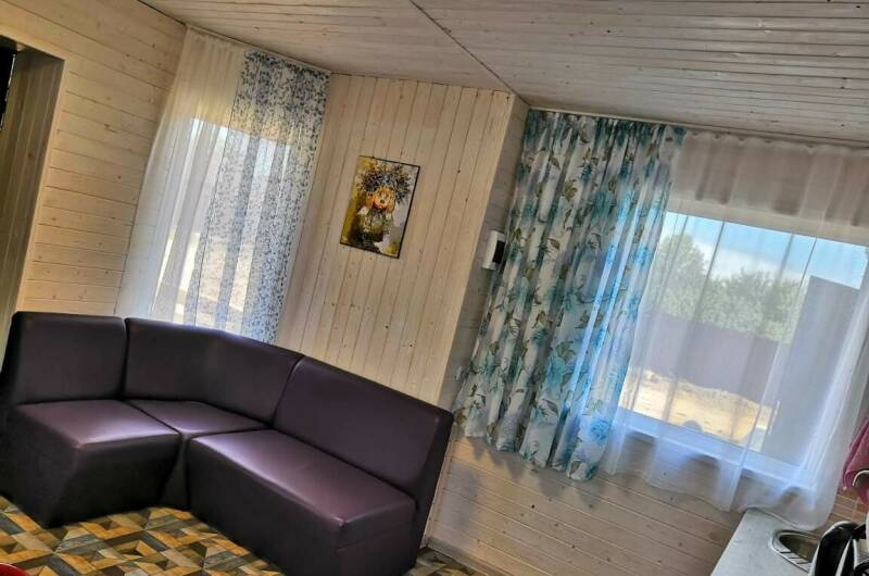 Домик № 5 на 4 спальных места с кухней и верандой