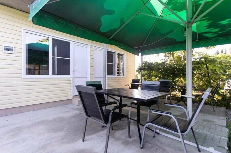 Трехместный номер с террасой