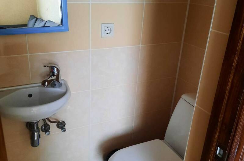 Комната на троих, четверых