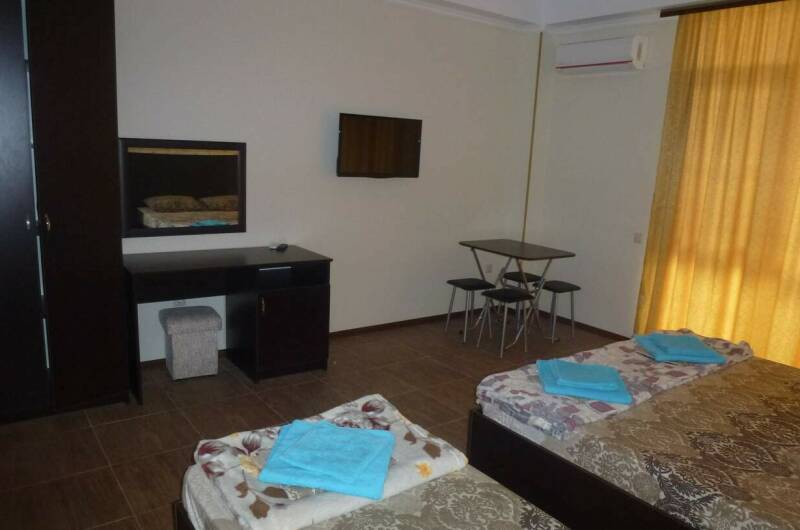 Трехместный номер c балконом