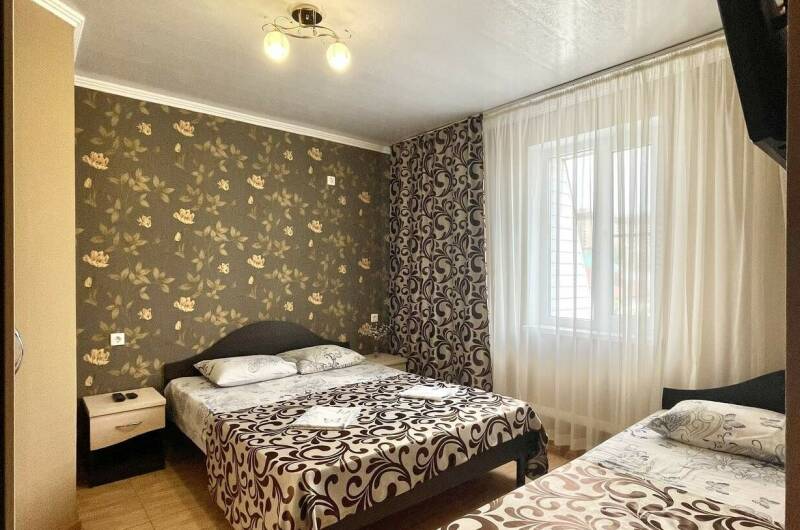 Трёхместный номер с удобствами