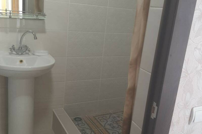 № 5 Четырехместный двухкомнатный номер «Стандарт»