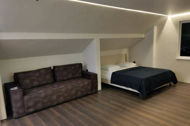 Четырёхместный номер «Люкс» на мансарде