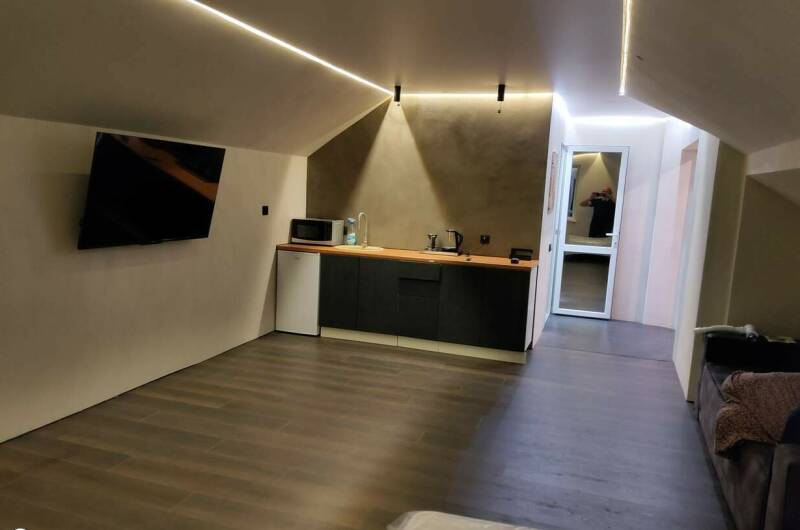 Четырёхместный номер «Люкс» на мансарде