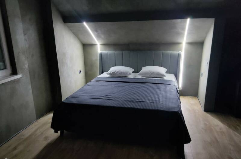 Четырёхместный номер «Люкс» на мансарде