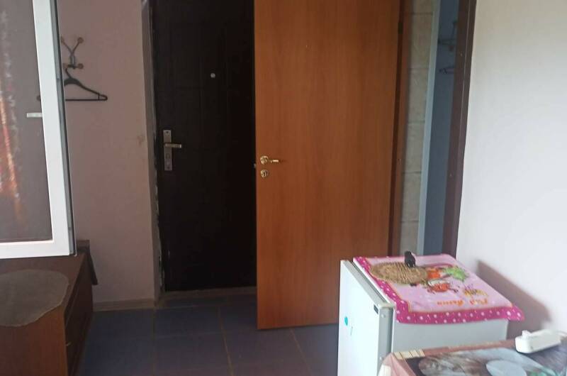 Полдома на 6 человек со своей кухней, две комнаты