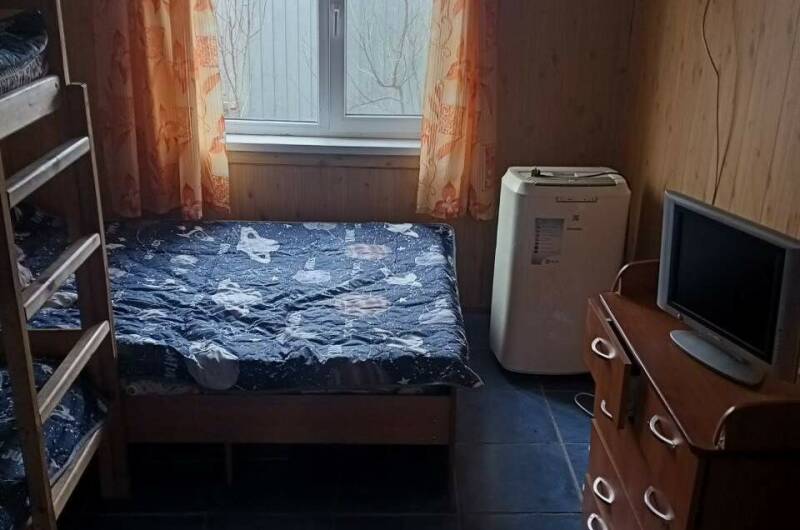 Четырехместный номер с двуспальной кроватью