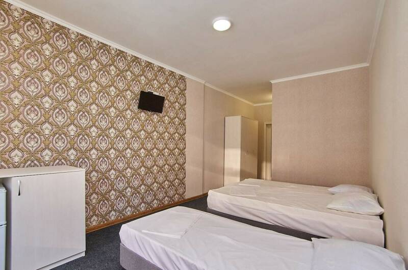 Трёхместный номер с балконом