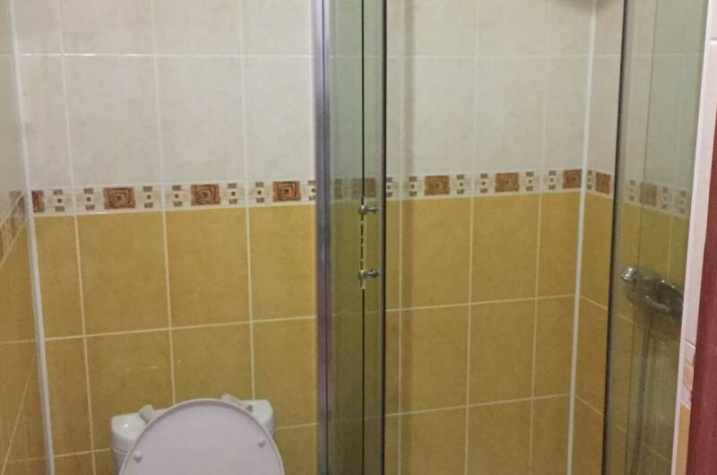 Четырёхместный с двухъярусной кроватью