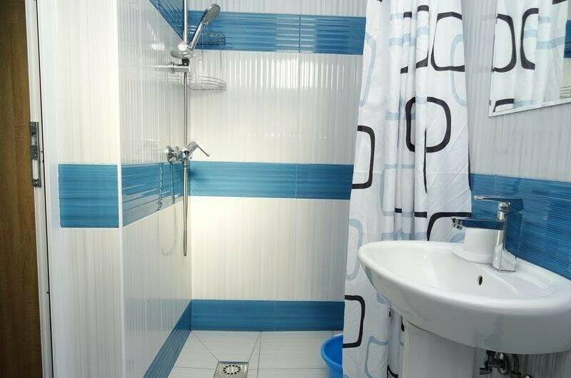 Трёхместный номер с удобствами