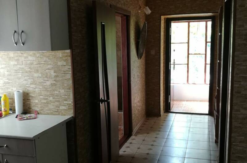 Домик из 3-х спальных комнат с кухней и террасой