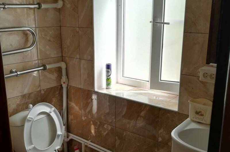 Домик из 3-х спальных комнат с кухней и террасой