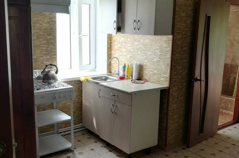 Домик из 3-х спальных комнат с кухней и террасой