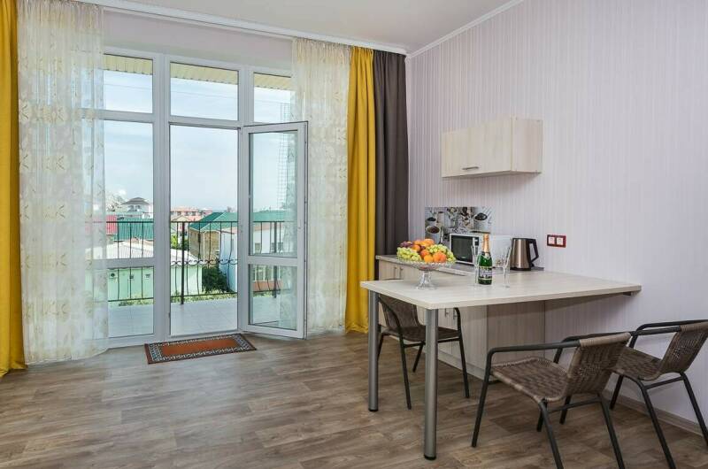 2-х местный с 2-мя 1.5-сп. кроватями с доп. местом