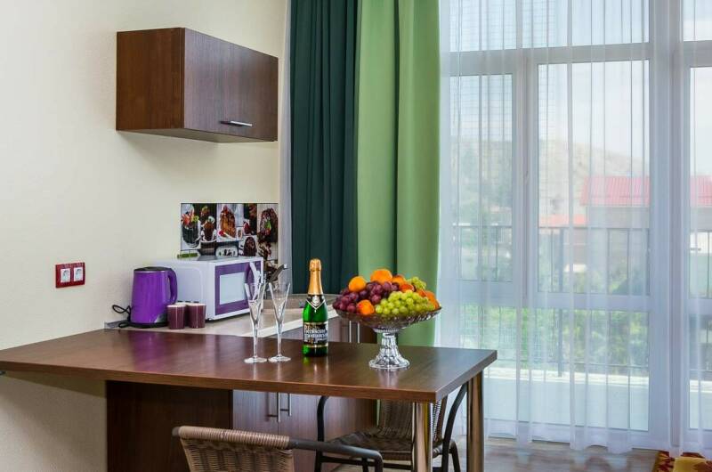 Двухместный с 2-х спальной кроватью и доп. местом