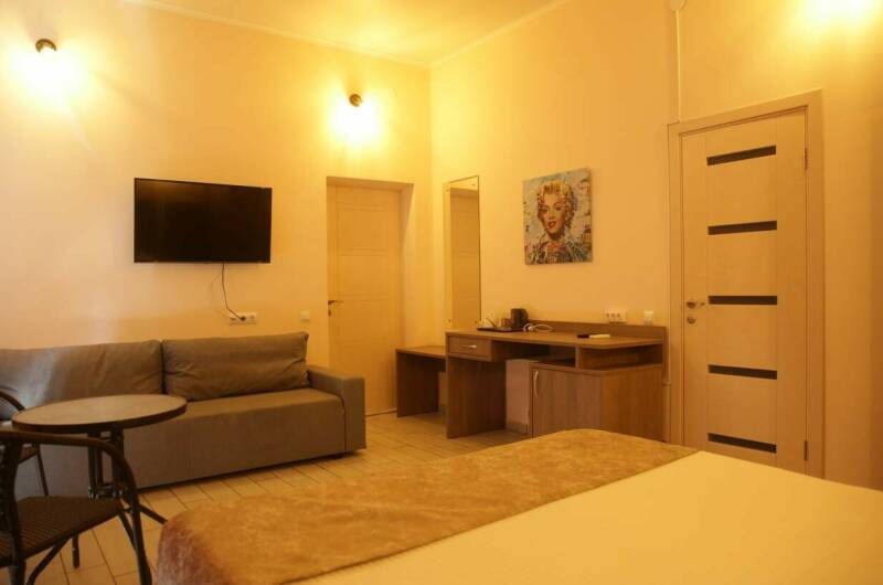 Семейный с балконом вид на бассейн