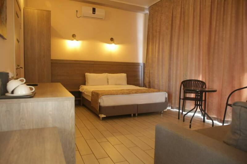 Семейный с балконом вид на бассейн