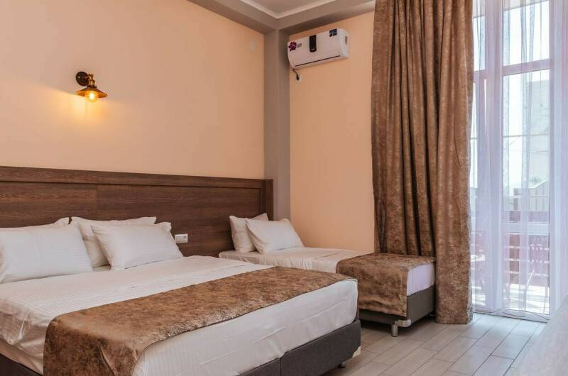 Трехместный с балконом