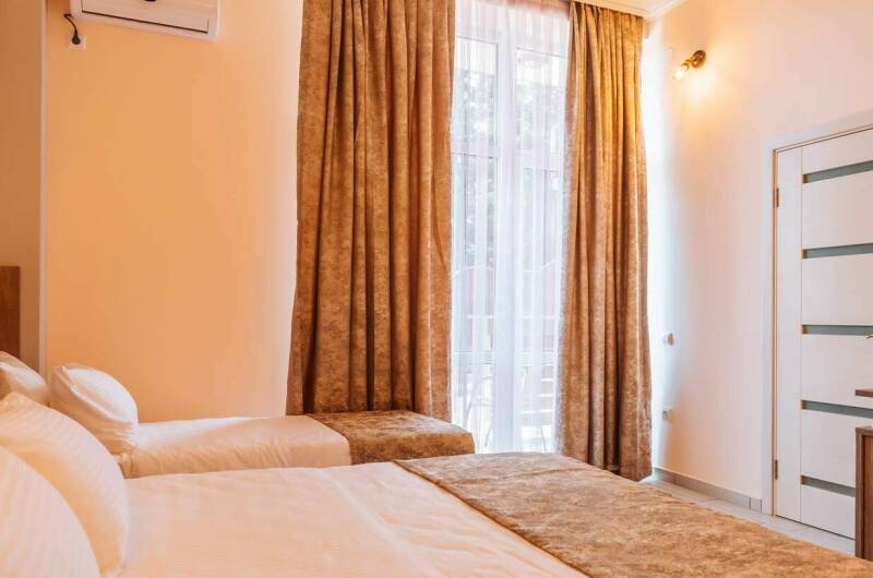 Трехместный с балконом