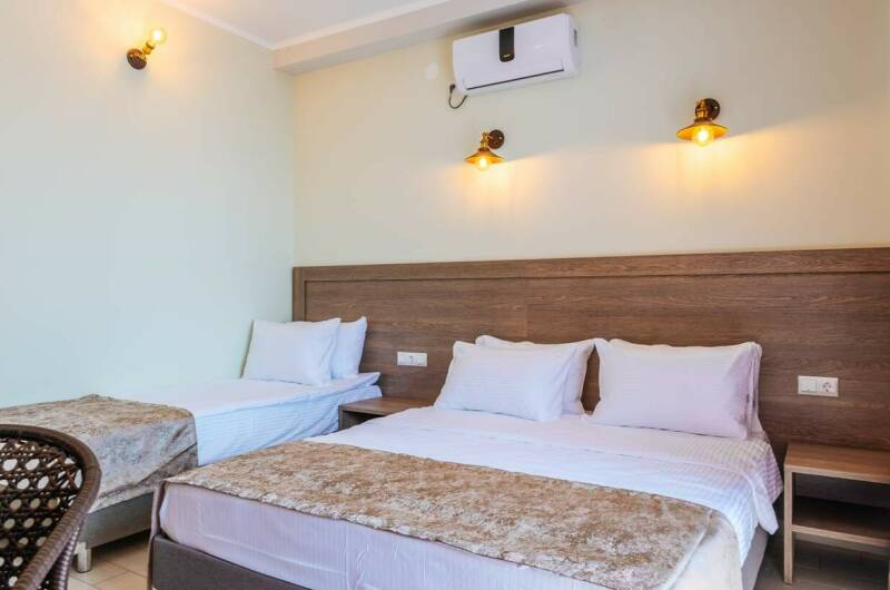 Трехместный с балконом, вид на море