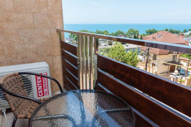 Трехместный люкс с балконом панорамный вид на море