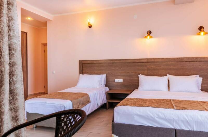 Трехместный люкс с балконом панорамный вид на море