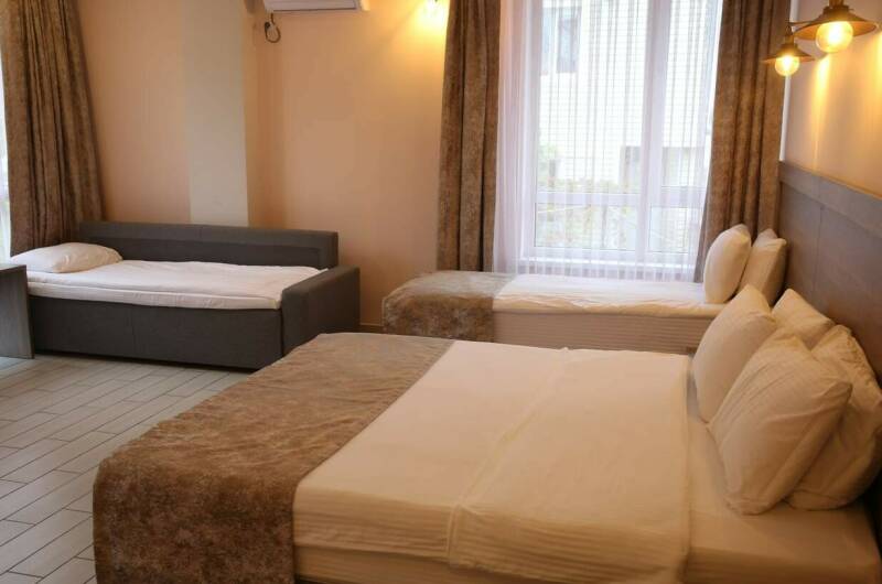 Четырехместный с балконом и видом на горы