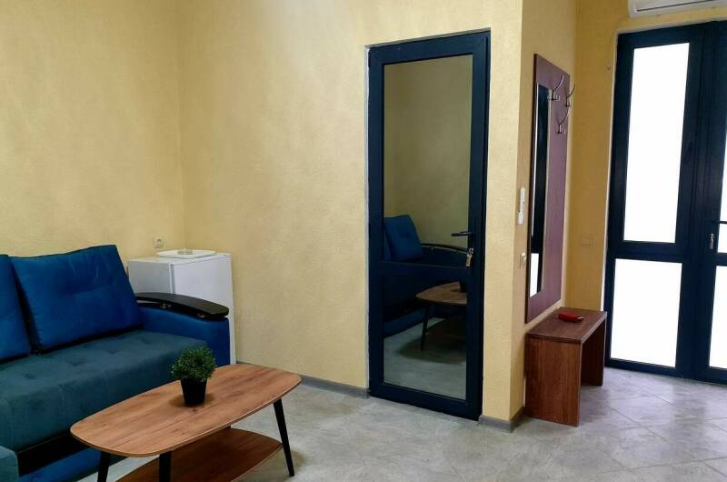 Двухкомнатный номер с балконом и видом на море