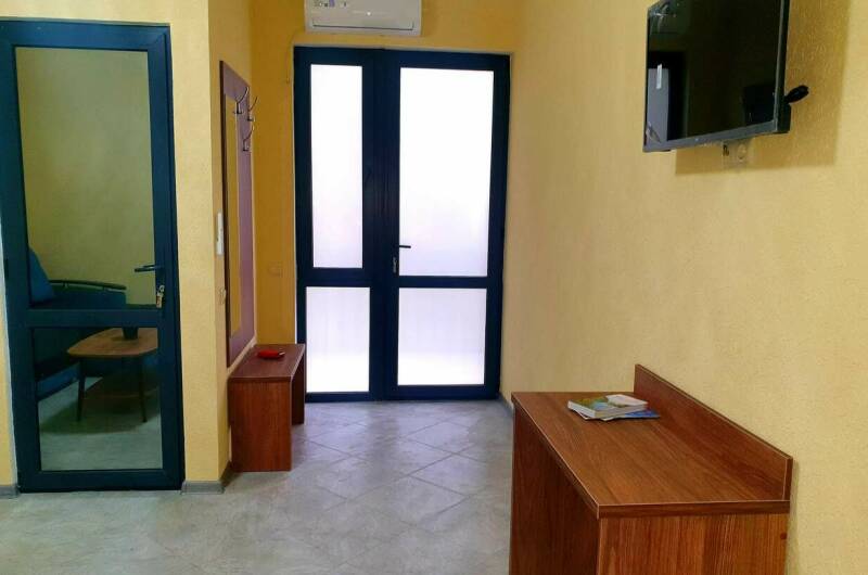 Двухкомнатный номер с балконом и видом на море