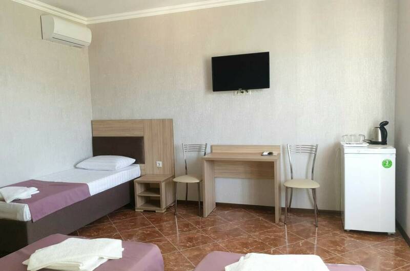 Трёхместный номер с отдельными кроватями