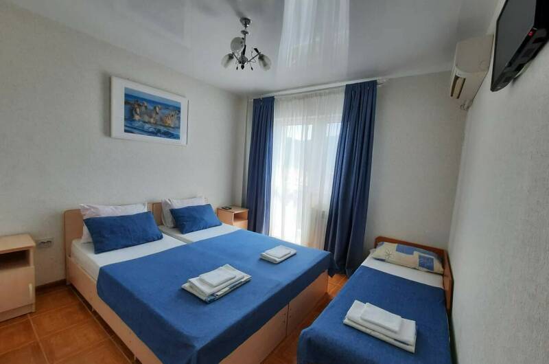 Комната Трехместная «Стандарт» № 12