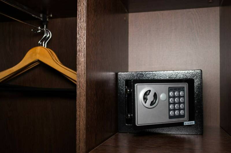 Люкс (2-х комнатный, 3-х местный) с балконом