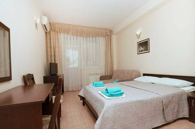 Номер «Полулюкс» 4-х местный