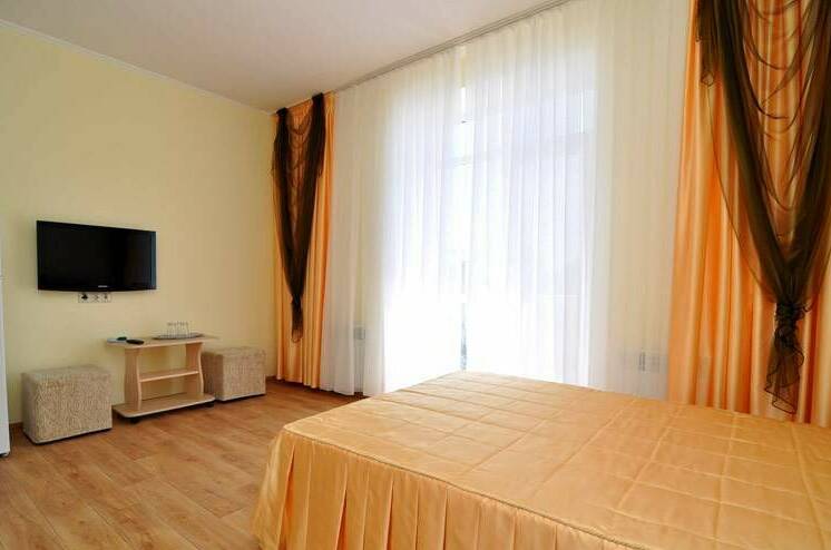 3-х местный «Полулюкс» с балконом